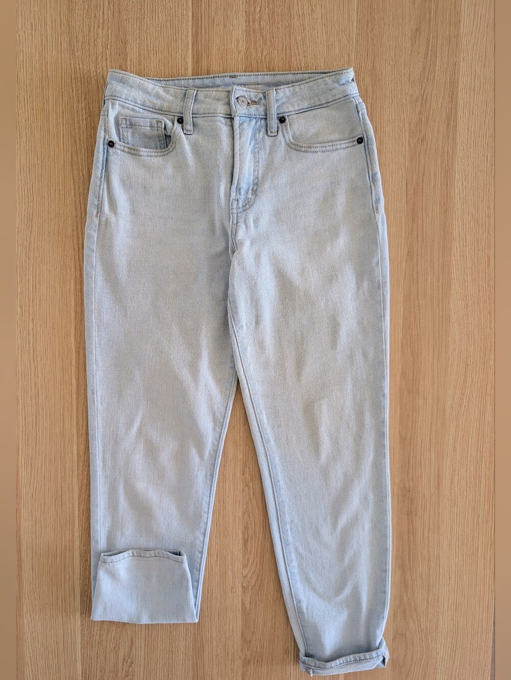 Straight Jeans - High Rise